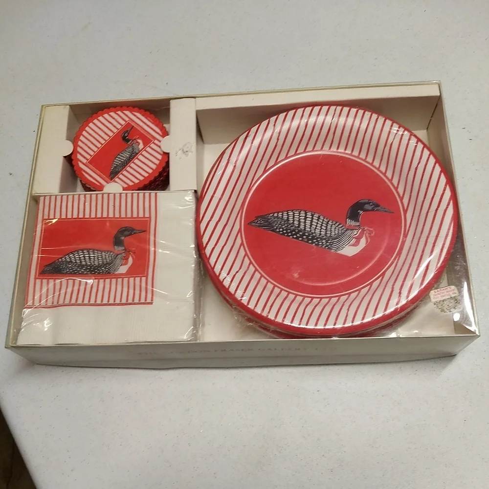 Loon Design Gordon Fraser 76 PC Hostess Box Set Plates /Napkin /Coasters BLK/RED